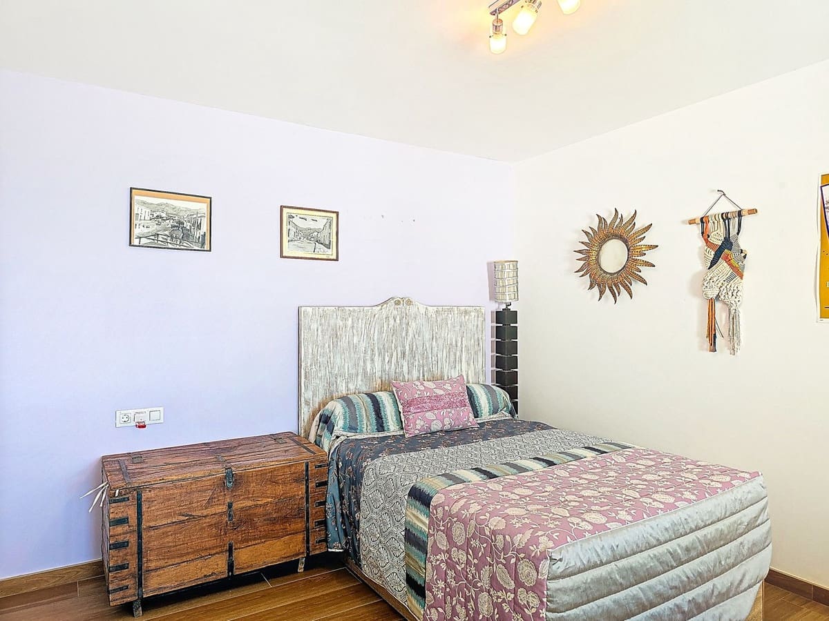 2 soveværelse Semi-Rækkehus til salg i Lagos - € 450.000 (Ref: 9614579)