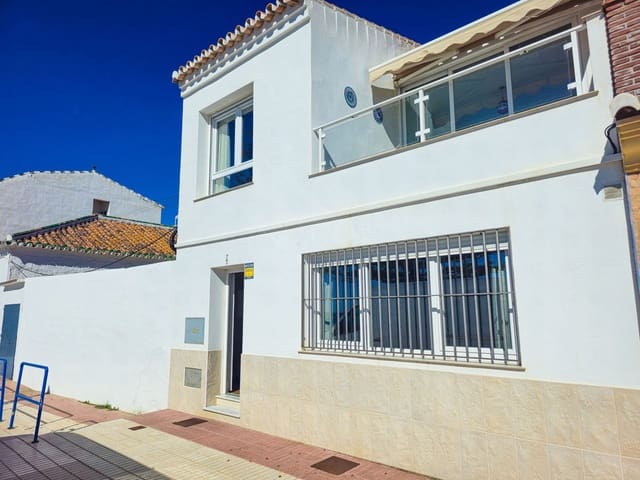 2 bedroom Semi-detached Villa for sale in Lagos, Vélez-Málaga - € 450,000 (Ref: 9614579)