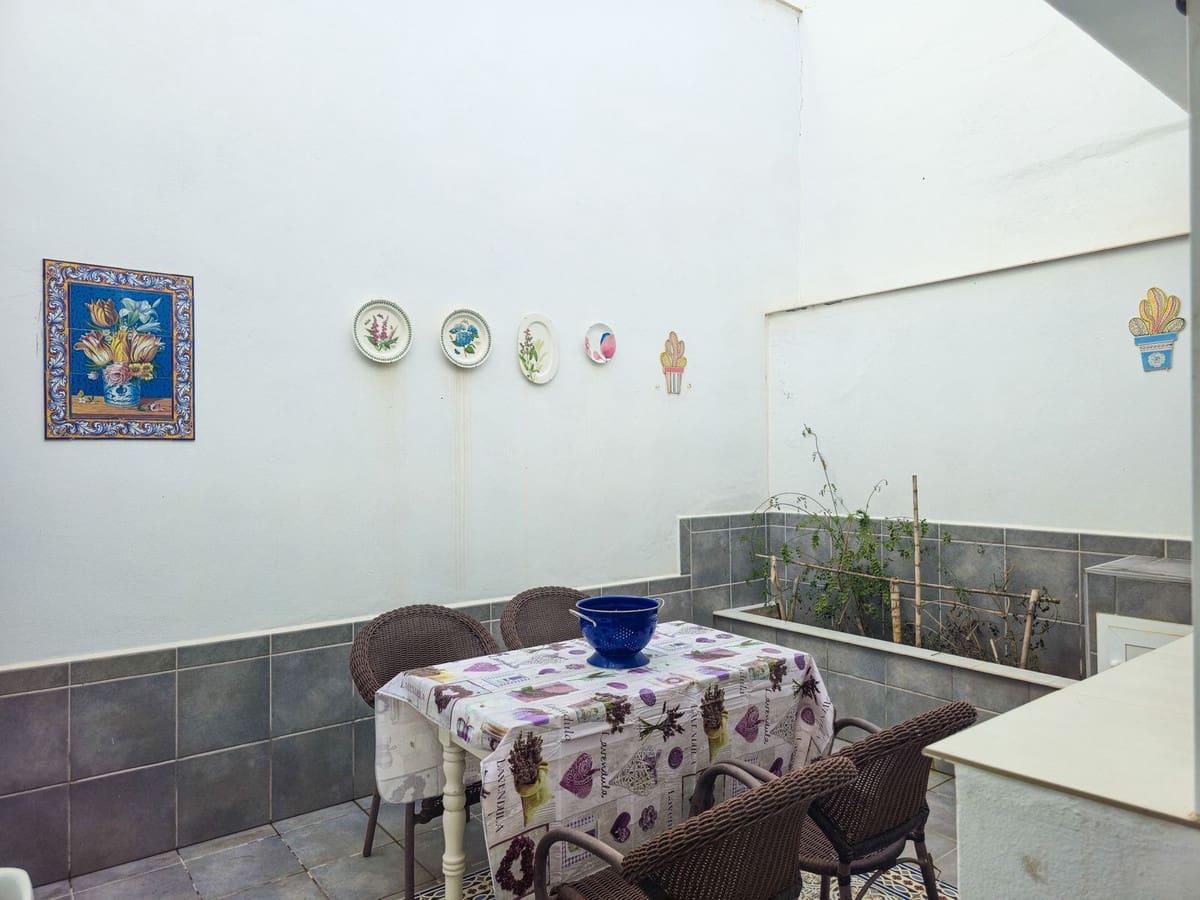 2 bedroom Semi-detached Villa for sale in Lagos - € 450,000 (Ref: 9614579)