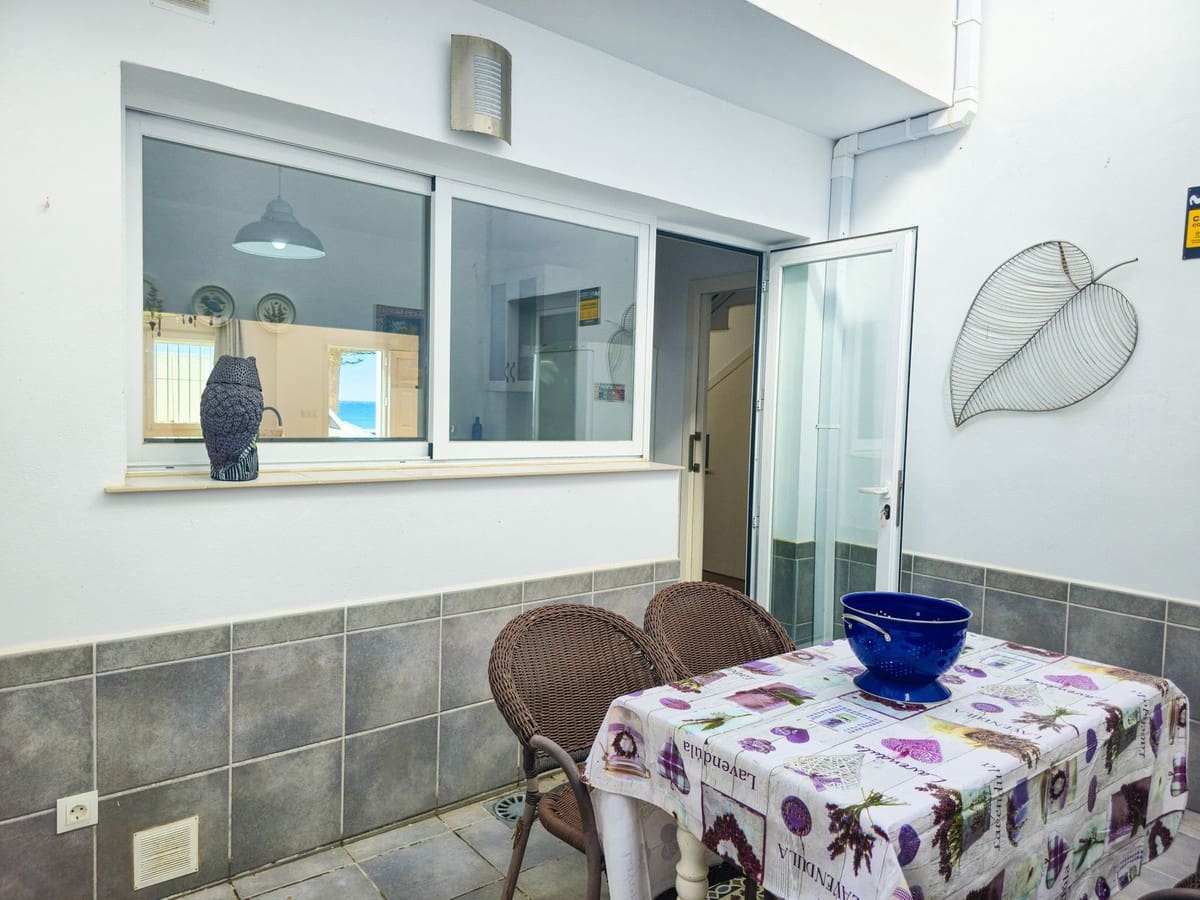 2 bedroom Semi-detached Villa for sale in Lagos - € 450,000 (Ref: 9614579)