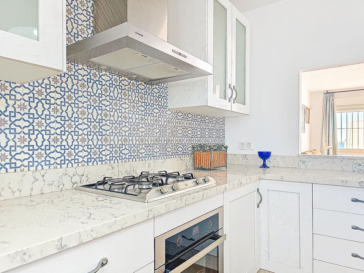 2 bedroom Semi-detached Villa for sale in Lagos - € 450,000 (Ref: 9614579)