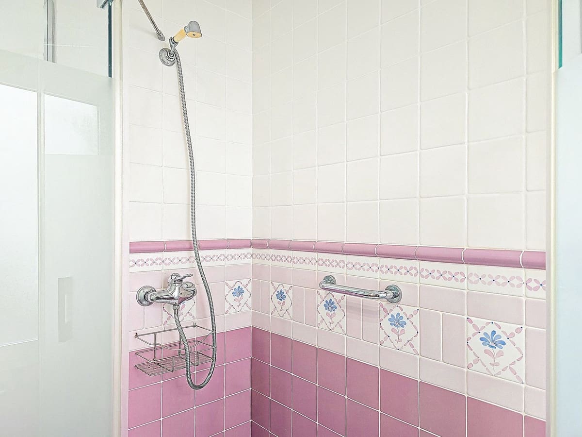 2 bedroom Semi-detached Villa for sale in Lagos - € 450,000 (Ref: 9614579)