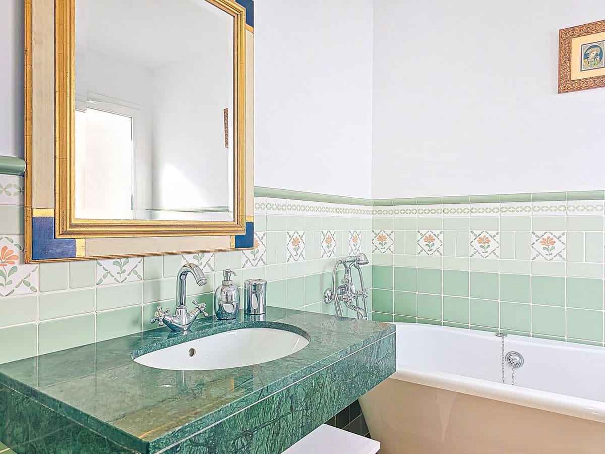 2 bedroom Semi-detached Villa for sale in Lagos - € 450,000 (Ref: 9614579)