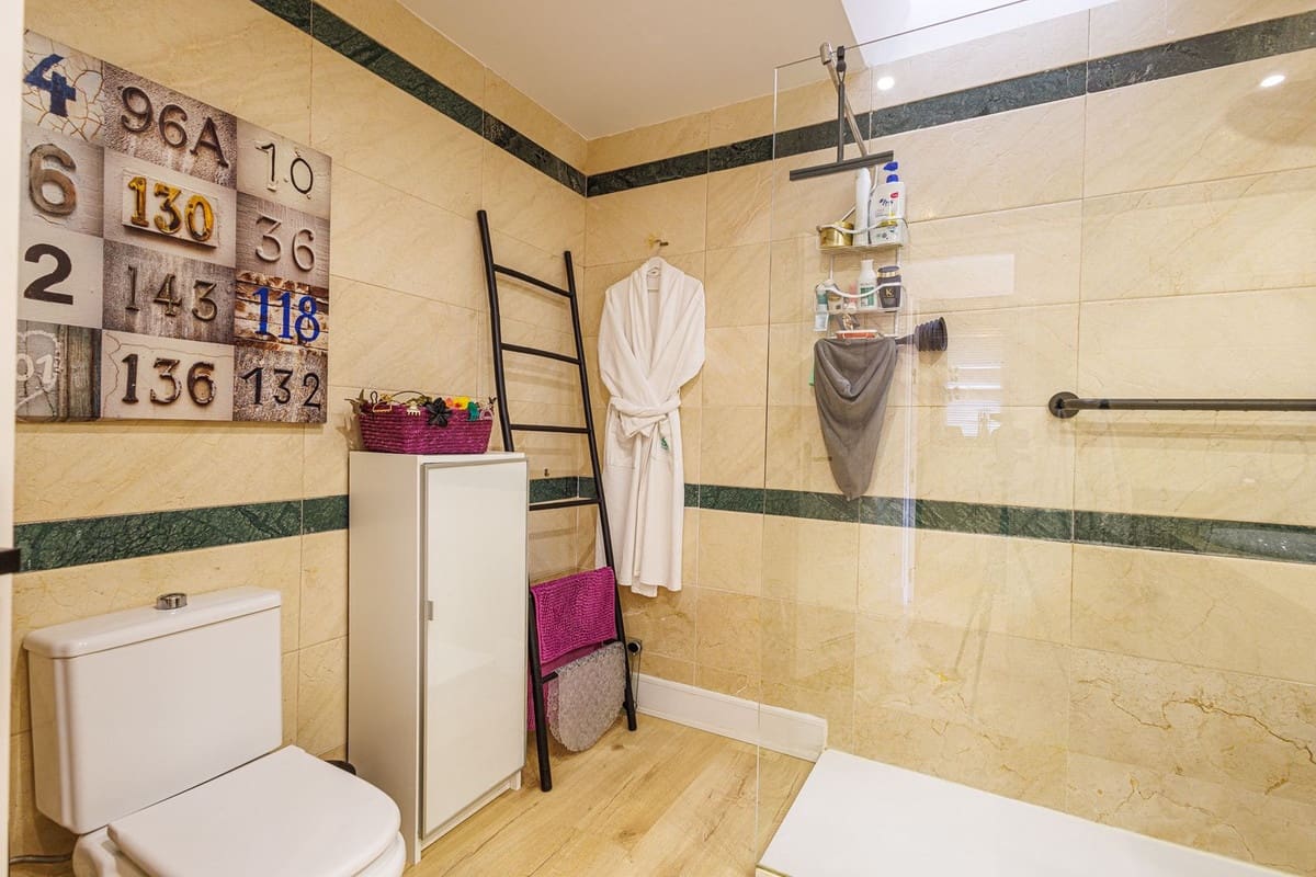 3 bedroom Townhouse for sale in Estepona with pool garage - € 777,000 (Ref: 9620716)