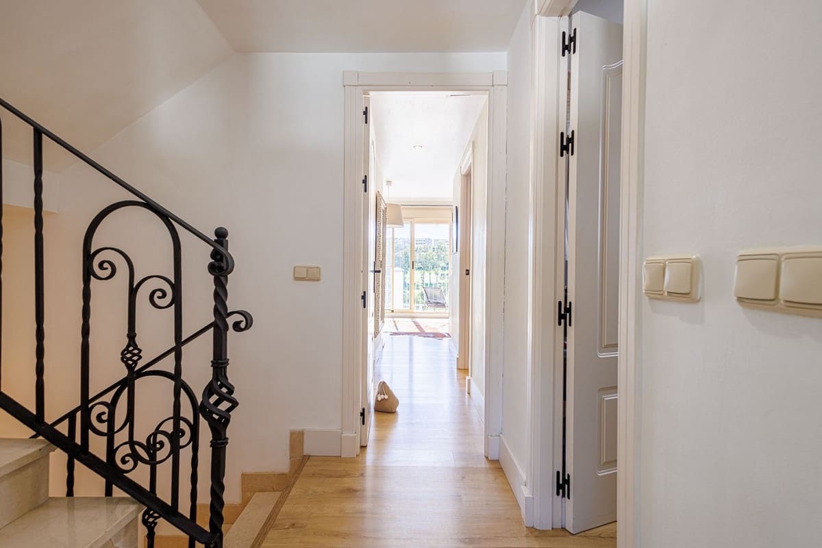 3 bedroom Townhouse for sale in Estepona with pool garage - € 777,000 (Ref: 9620716)