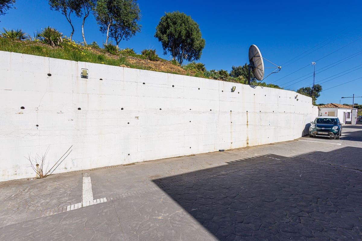 3 bedroom Townhouse for sale in Estepona with pool garage - € 777,000 (Ref: 9620716)