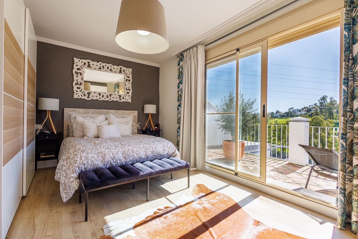 3 bedroom Townhouse for sale in Estepona with pool garage - € 777,000 (Ref: 9620716)