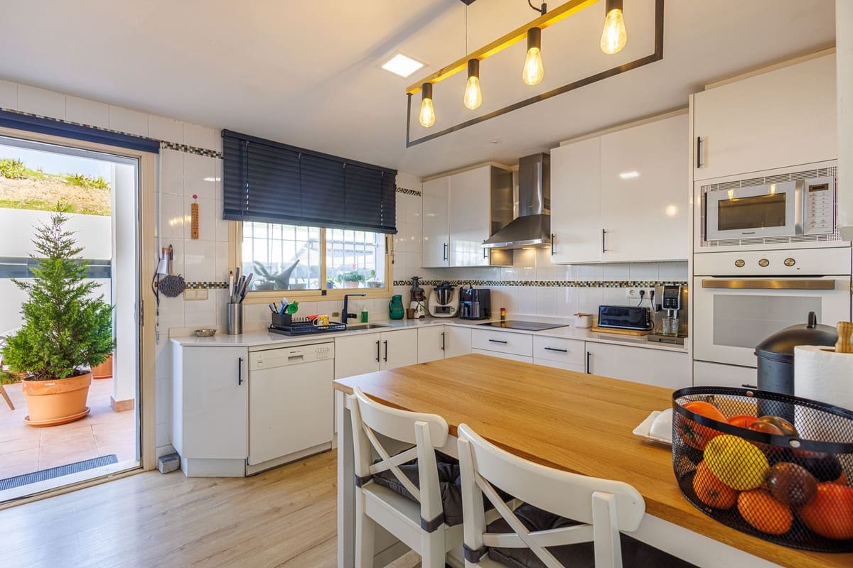 3 camera da letto Casa in vendita in Estepona con piscina garage - 777.000 € (Rif: 9620716)