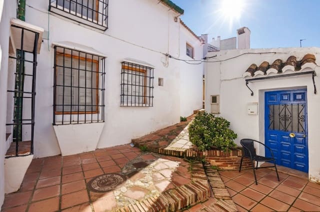 3 bedroom Townhouse for sale in Comares with garage - € 350,000 (Ref: 9622219)