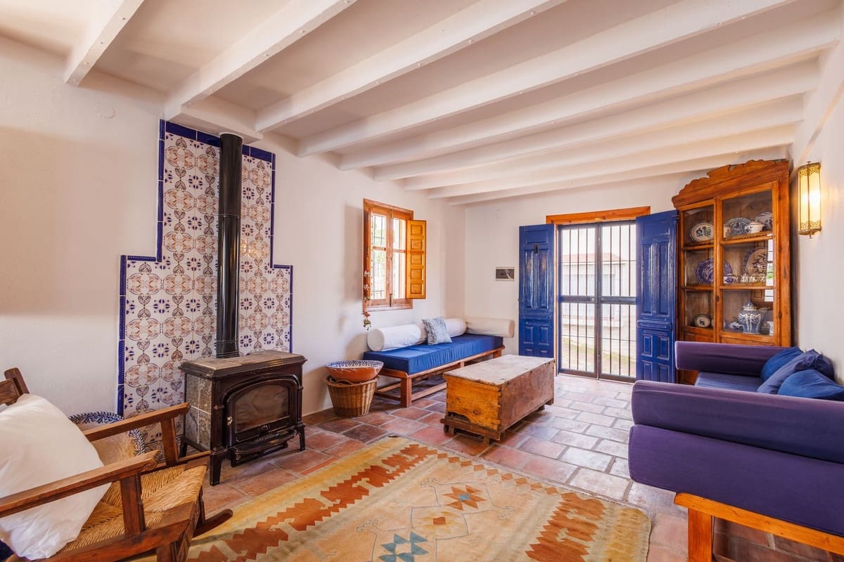 3 bedroom Townhouse for sale in Comares with garage - € 350,000 (Ref: 9622219)