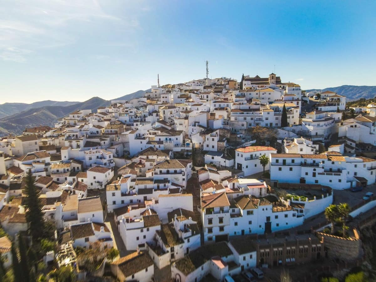 3 bedroom Townhouse for sale in Comares with garage - € 350,000 (Ref: 9622219)