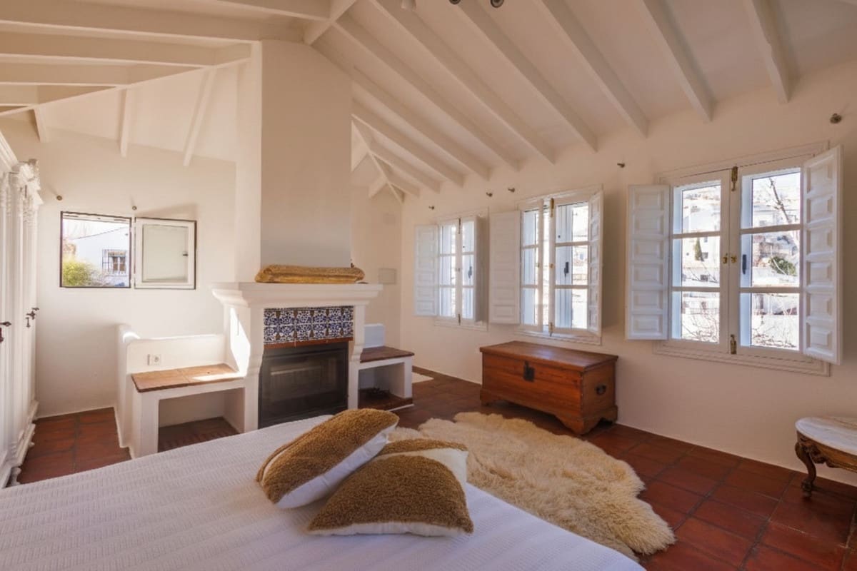 3 Zimmer Haus zu verkaufen in Comares mit Garage - 550.000 € (Ref: 9622220)