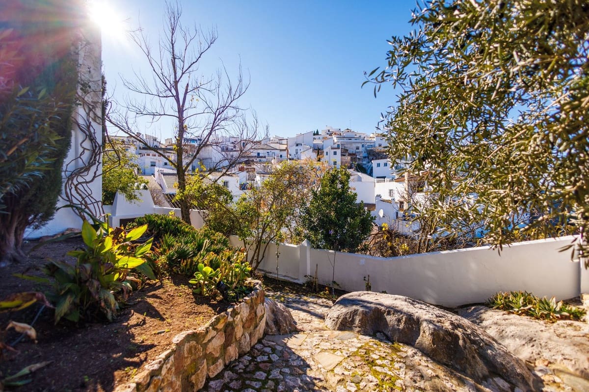 3 Zimmer Haus zu verkaufen in Comares mit Garage - 550.000 € (Ref: 9622220)