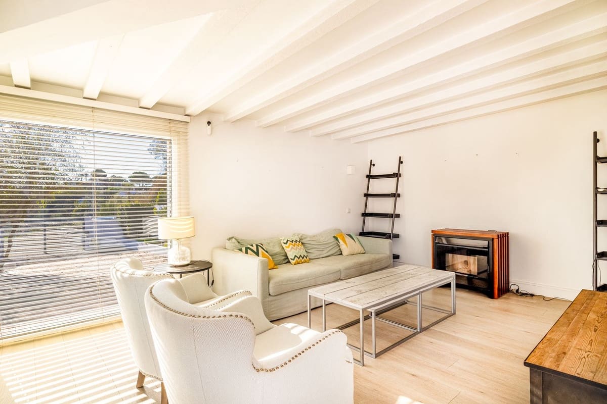 4 soverom Villa til salgs i Competa med svømmebasseng garasje - € 650 000 (Ref: 9624201)