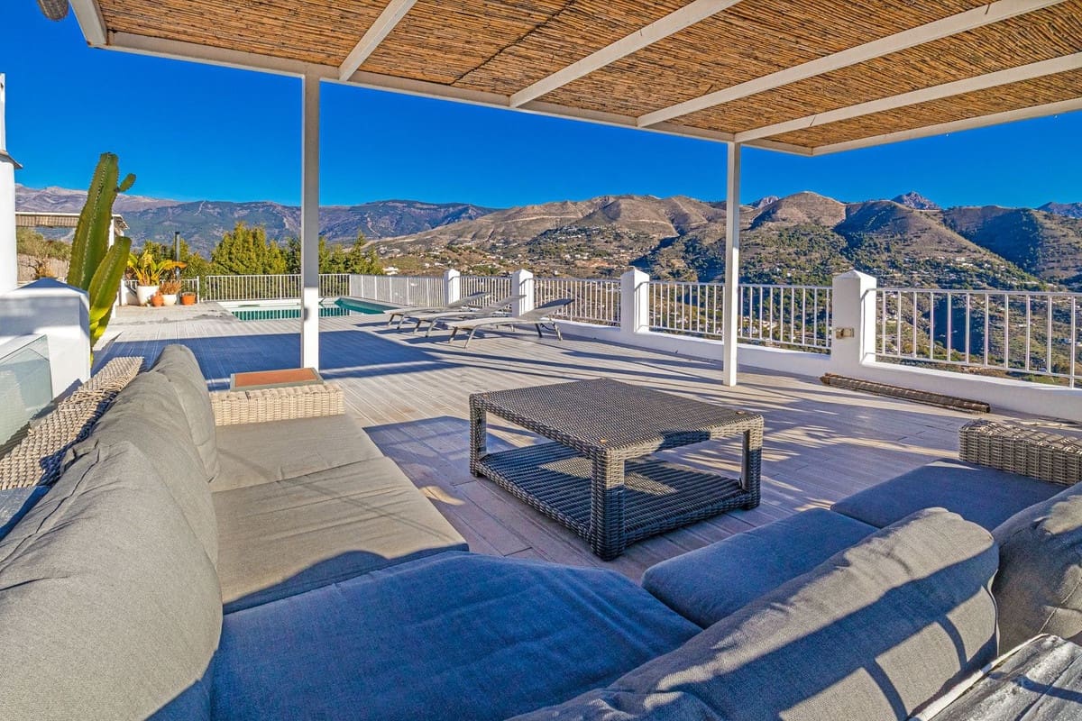 4 slaapkamer Villa te koop in Competa met zwembad garage - € 650.000 (Ref: 9624201)