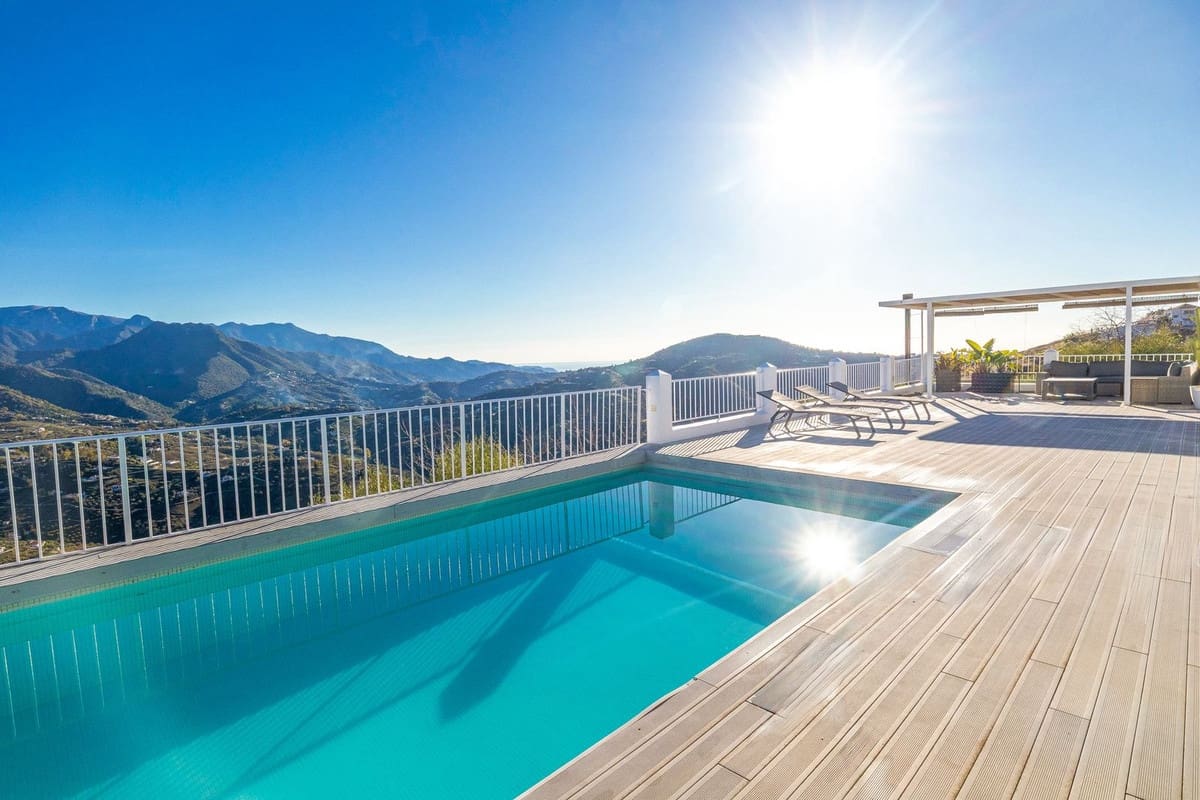 4 slaapkamer Villa te koop in Competa met zwembad garage - € 650.000 (Ref: 9624201)