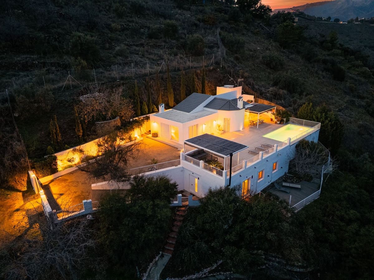 4 slaapkamer Villa te koop in Competa met zwembad garage - € 650.000 (Ref: 9624201)