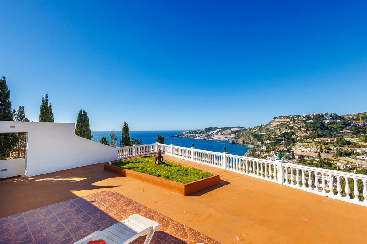 3 soveværelse Villa til salg i Almunecar med swimmingpool garage - € 849.000 (Ref: 9624202)