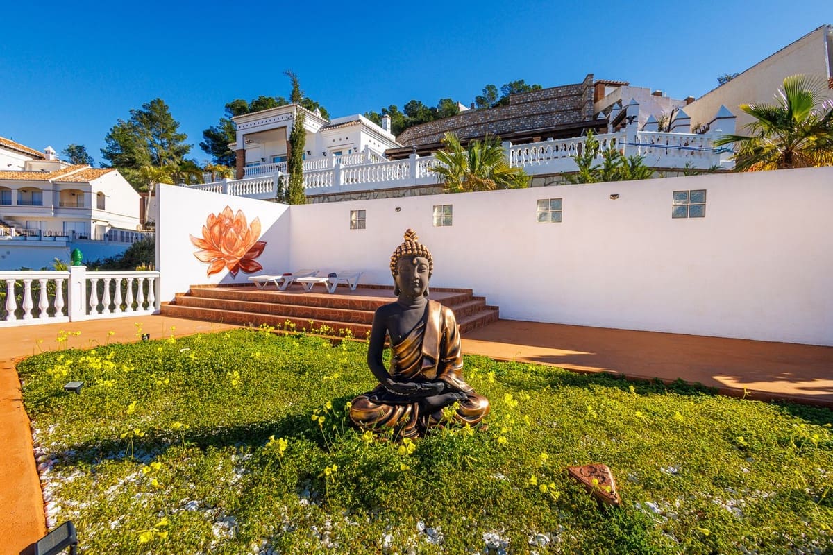 3 soveværelse Villa til salg i Almunecar med swimmingpool garage - € 849.000 (Ref: 9624202)