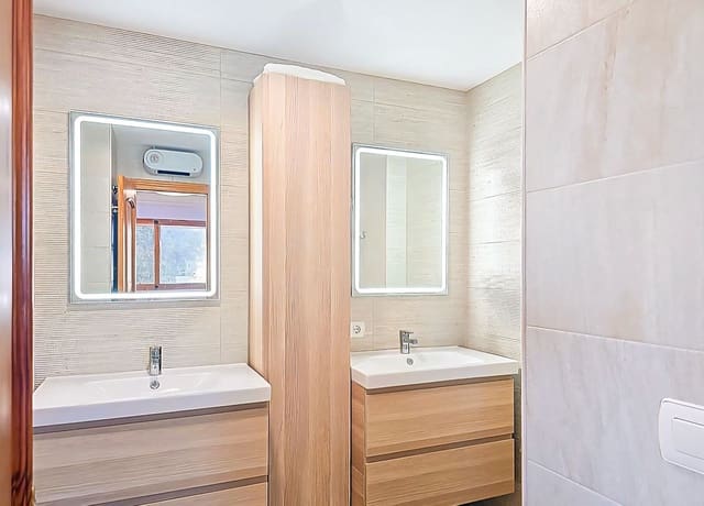 3 slaapkamer Villa te koop in Almuñécar met zwembad garage - € 849.000 (Ref: 9624202)