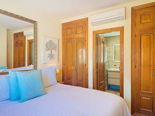 3 bedroom Villa for sale in Almuñécar with pool garage - € 849,000 (Ref: 9624202)