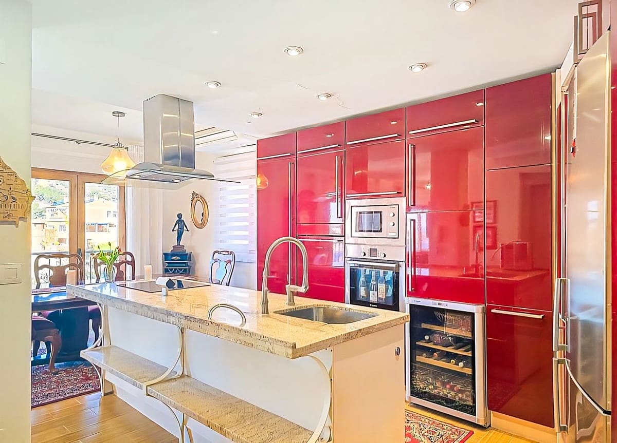 3 bedroom Villa for sale in Almunecar with pool garage - € 849,000 (Ref: 9624202)