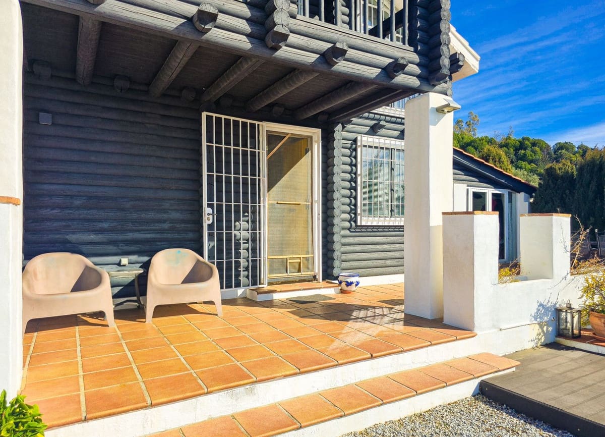 4 bedroom Villa for sale in Canillas de Albaida with pool garage - € 330,000 (Ref: 9627187)