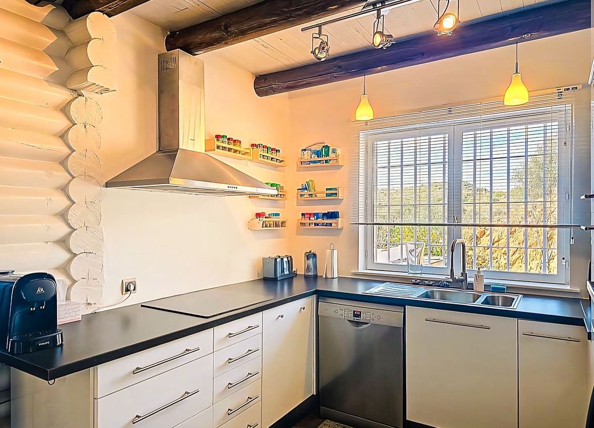 4 bedroom Villa for sale in Canillas de Albaida with pool garage - € 330,000 (Ref: 9627187)