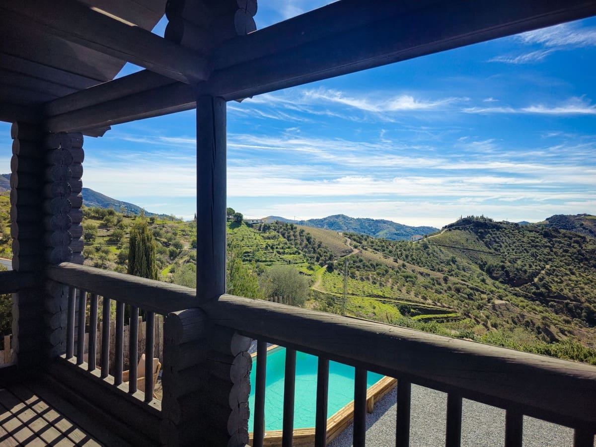 4 bedroom Villa for sale in Canillas de Albaida with pool garage - € 330,000 (Ref: 9627187)