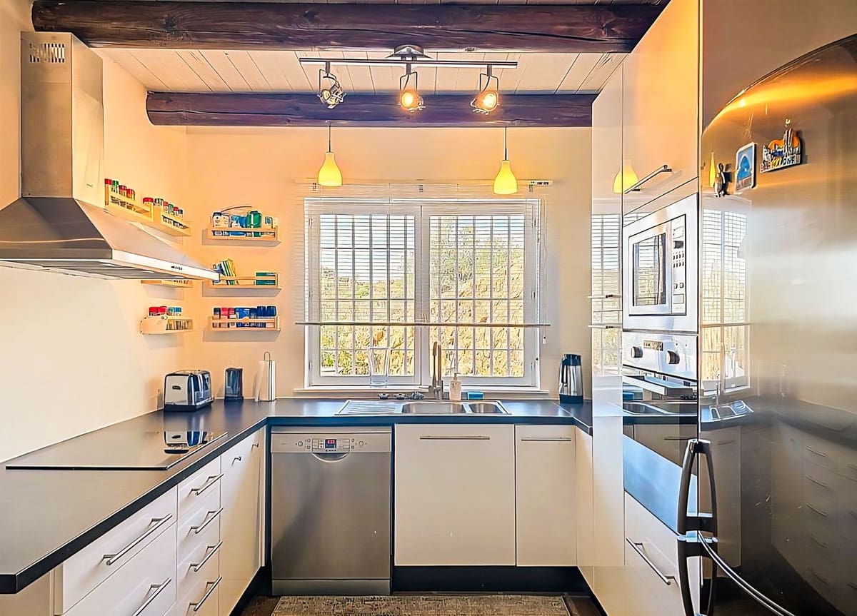 4 sypialnia Willa na sprzedaż w Canillas de Albaida z basenem garażem - 330 000 € (Ref: 9627187)