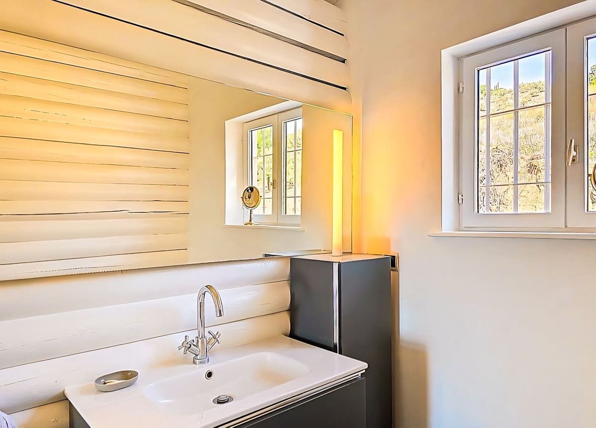 4 sypialnia Willa na sprzedaż w Canillas de Albaida z basenem garażem - 330 000 € (Ref: 9627187)