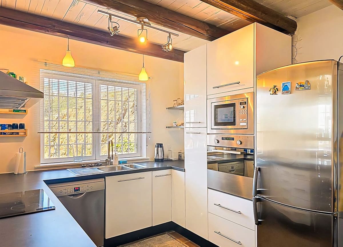 4 sypialnia Willa na sprzedaż w Canillas de Albaida z basenem garażem - 330 000 € (Ref: 9627187)