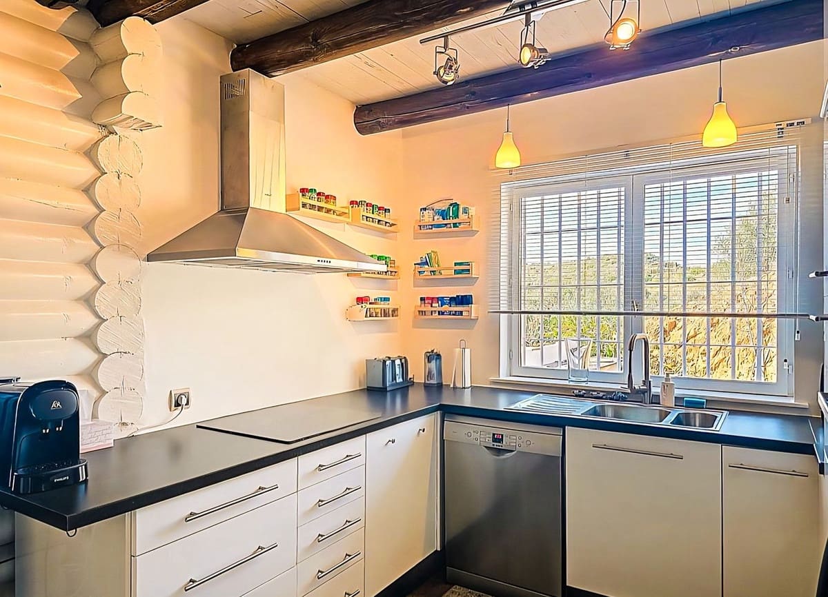 4 sypialnia Willa na sprzedaż w Canillas de Albaida z basenem garażem - 330 000 € (Ref: 9627187)