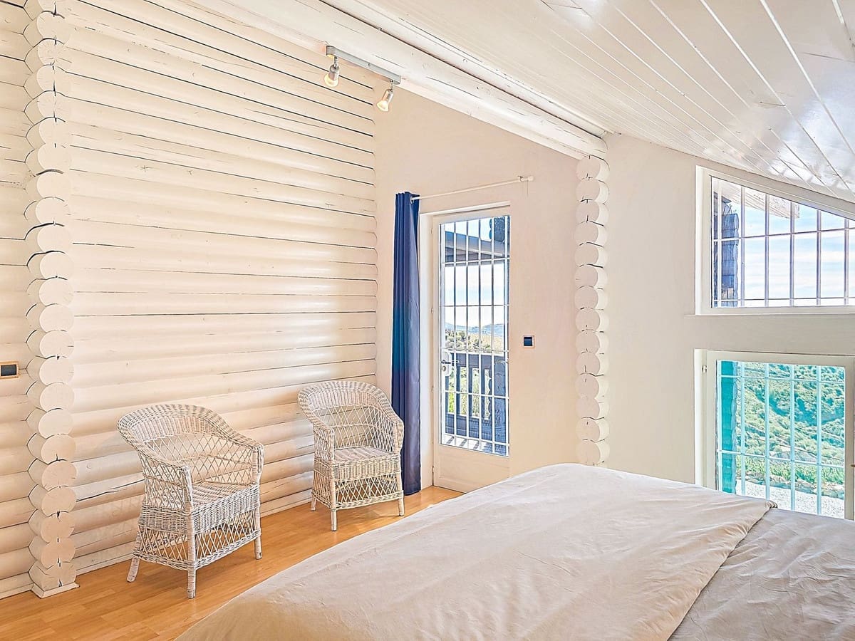 4 sypialnia Willa na sprzedaż w Canillas de Albaida z basenem garażem - 330 000 € (Ref: 9627187)