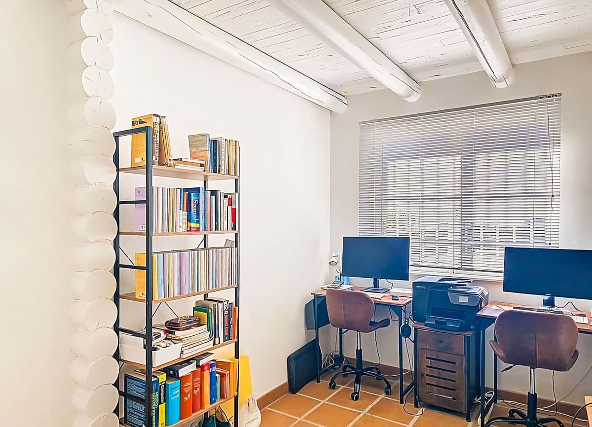 4 sypialnia Willa na sprzedaż w Canillas de Albaida z basenem garażem - 330 000 € (Ref: 9627187)