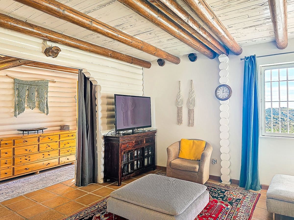 4 sypialnia Willa na sprzedaż w Canillas de Albaida z basenem garażem - 330 000 € (Ref: 9627187)