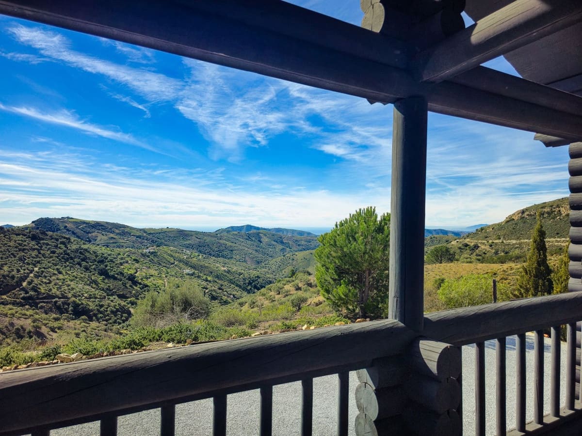 4 sypialnia Willa na sprzedaż w Canillas de Albaida z basenem garażem - 330 000 € (Ref: 9627187)