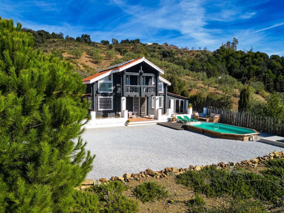 4 sypialnia Willa na sprzedaż w Canillas de Albaida z basenem garażem - 330 000 € (Ref: 9627187)