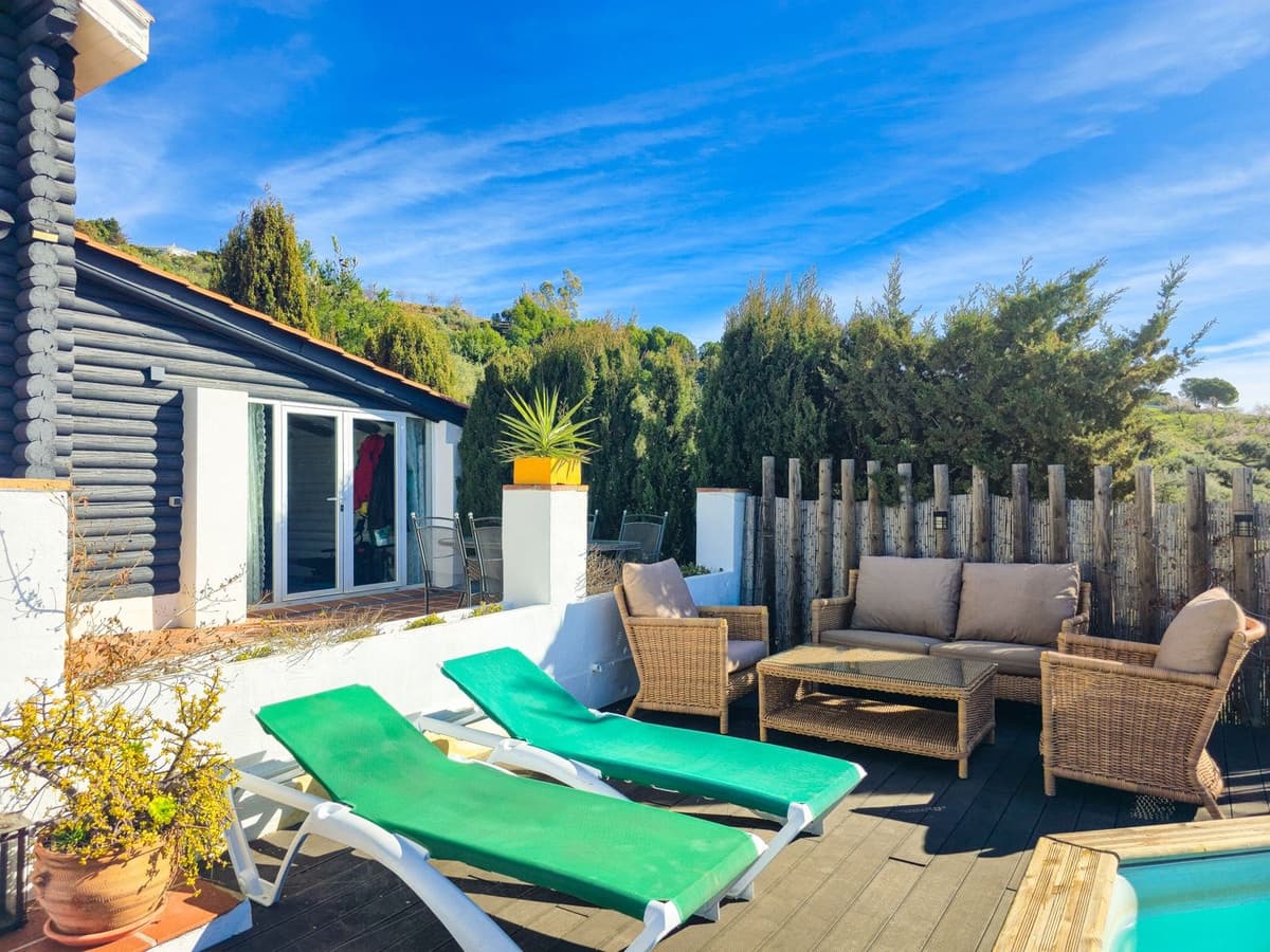 4 sypialnia Willa na sprzedaż w Canillas de Albaida z basenem garażem - 330 000 € (Ref: 9627187)