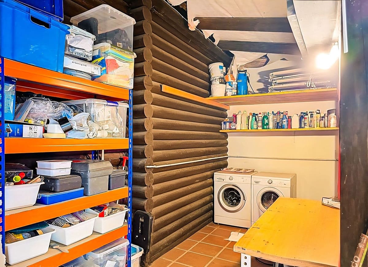 4 sypialnia Willa na sprzedaż w Canillas de Albaida z basenem garażem - 330 000 € (Ref: 9627187)