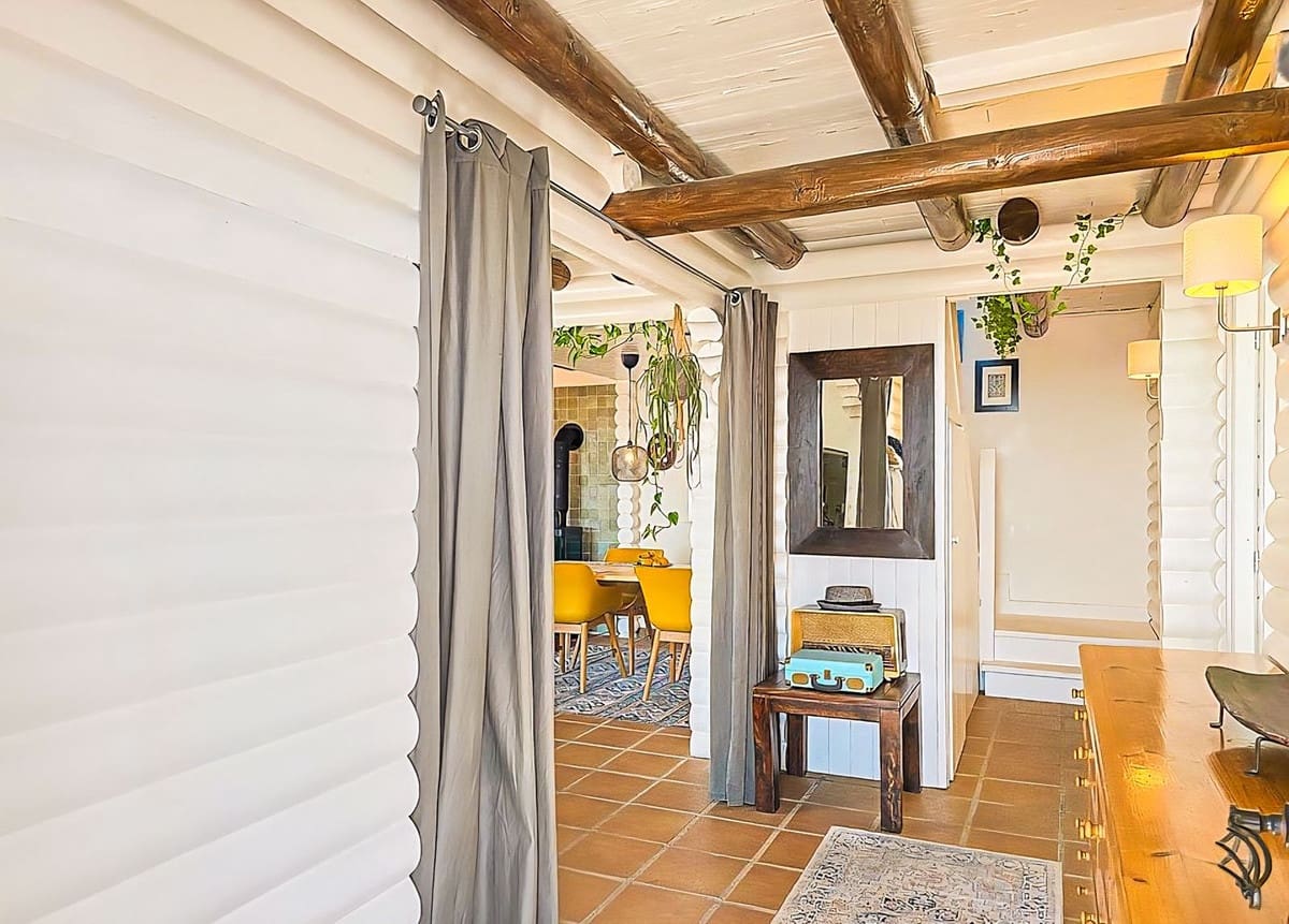 4 bedroom Villa for sale in Canillas de Albaida with pool garage - € 330,000 (Ref: 9627187)