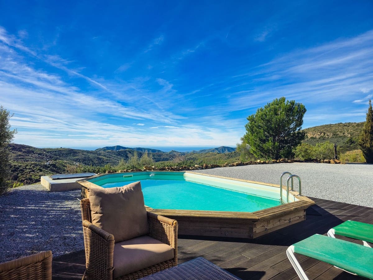 4 bedroom Villa for sale in Canillas de Albaida with pool garage - € 330,000 (Ref: 9627187)