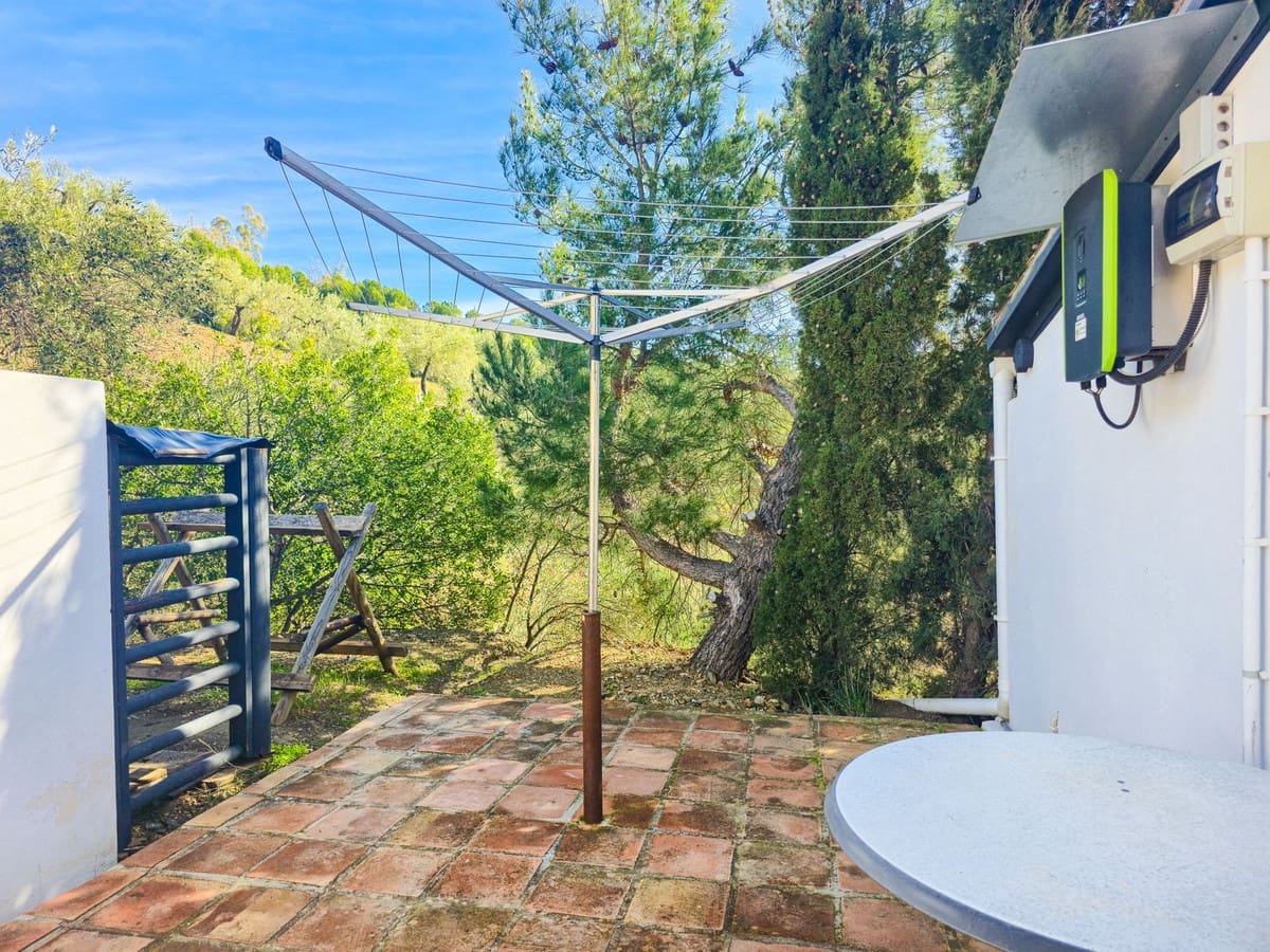 4 bedroom Villa for sale in Canillas de Albaida with pool garage - € 330,000 (Ref: 9627187)