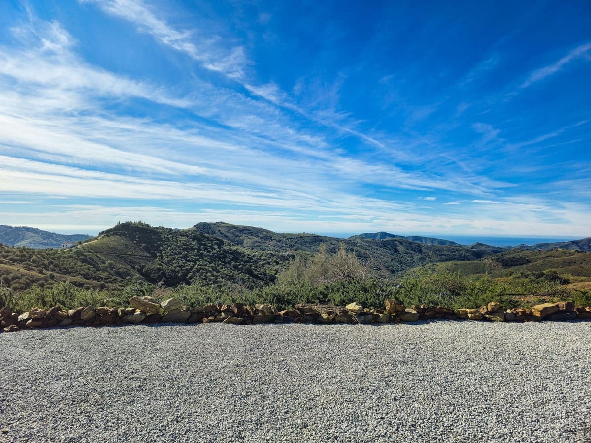 4 bedroom Villa for sale in Canillas de Albaida with pool garage - € 330,000 (Ref: 9627187)