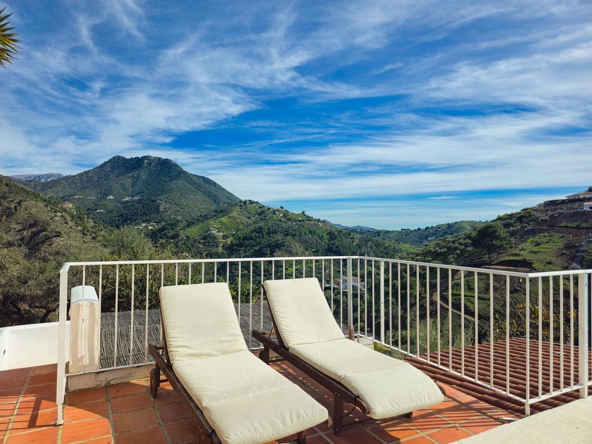 3 makuuhuone Huvila myytävänä paikassa Competa mukana uima-altaan 
autotalli - 485 000 € (Ref: 9629505)