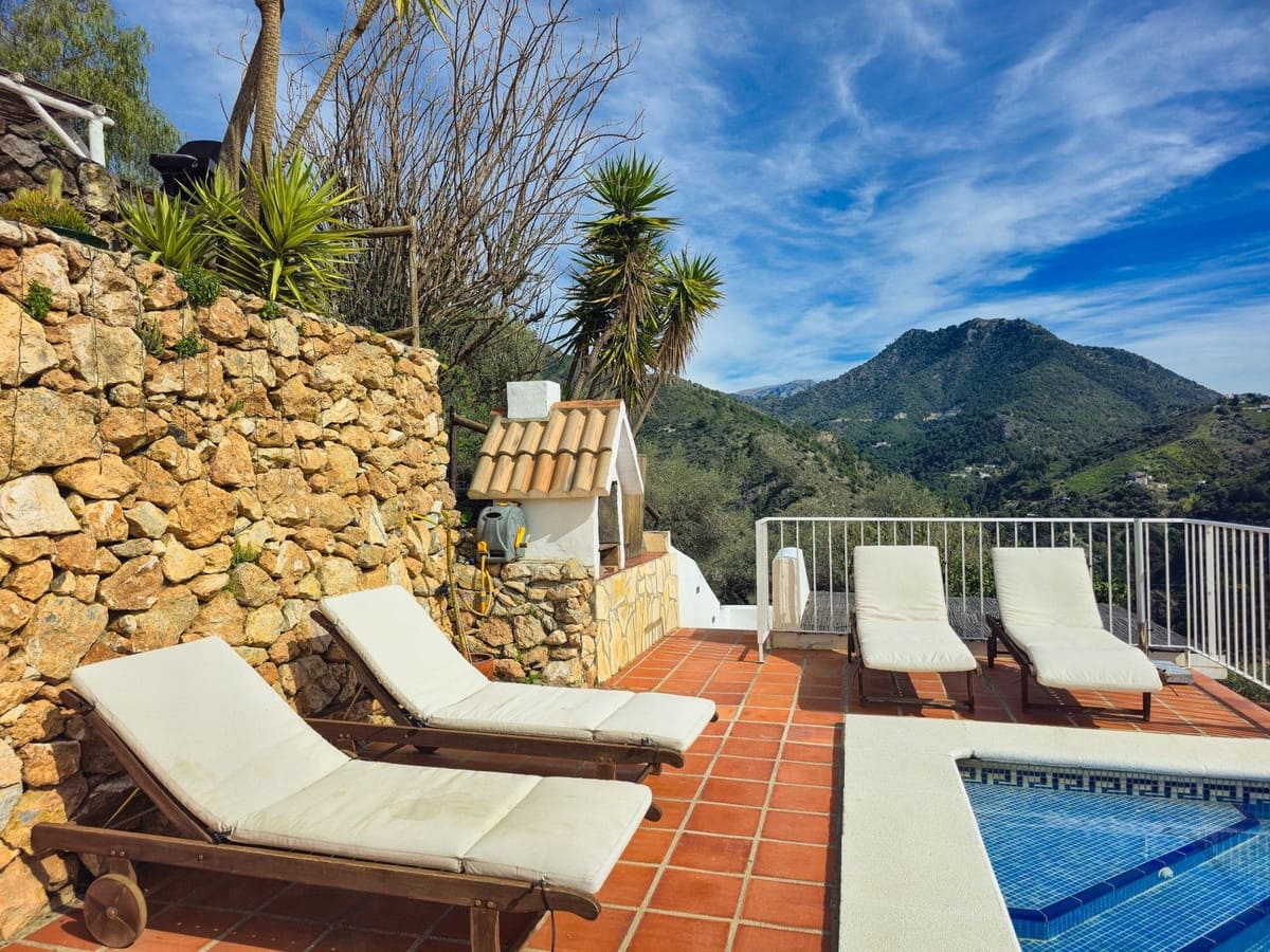 3 makuuhuone Huvila myytävänä paikassa Competa mukana uima-altaan 
autotalli - 485 000 € (Ref: 9629505)