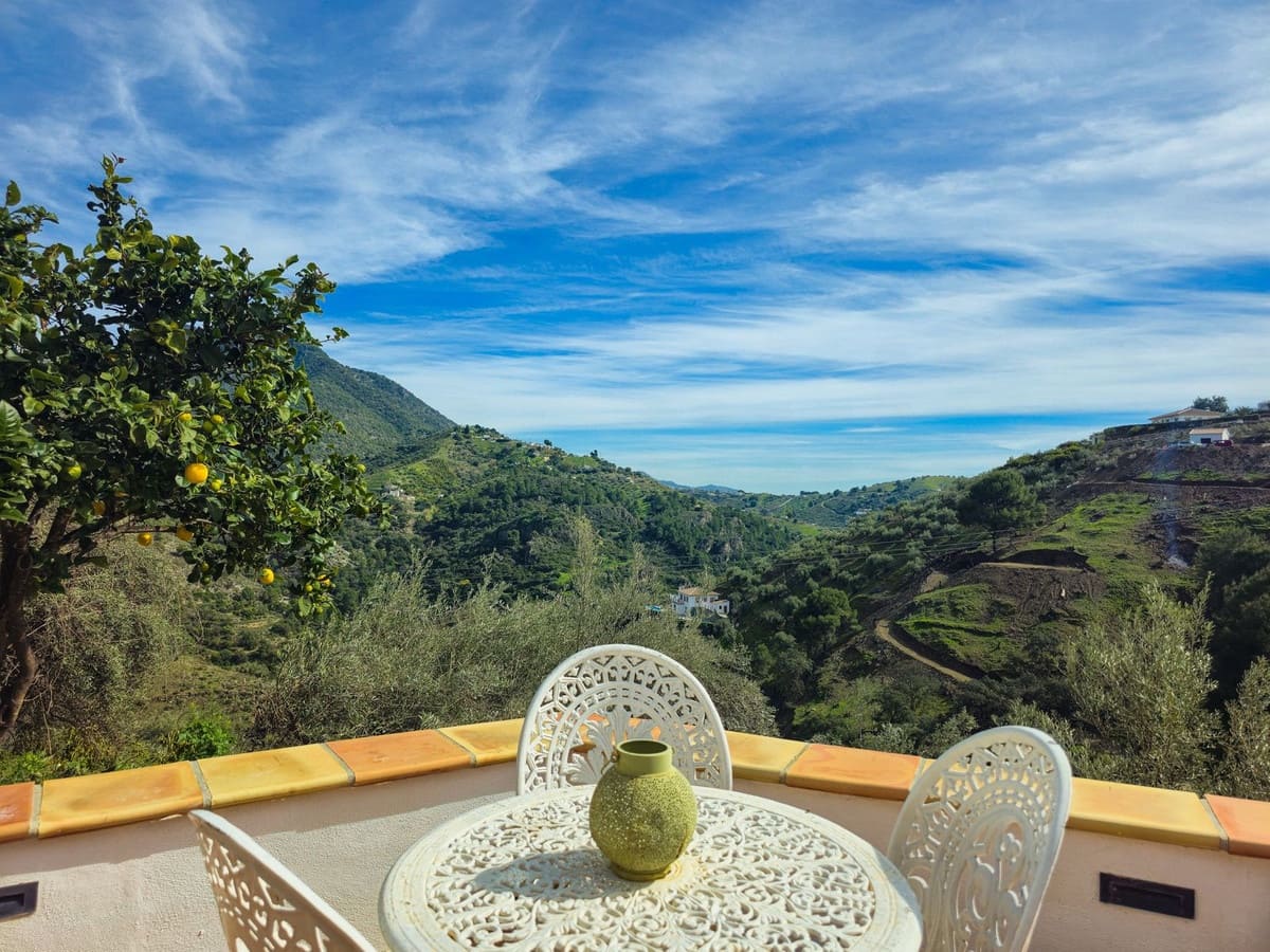 3 makuuhuone Huvila myytävänä paikassa Competa mukana uima-altaan 
autotalli - 485 000 € (Ref: 9629505)