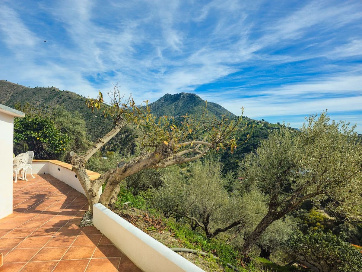 3 makuuhuone Huvila myytävänä paikassa Competa mukana uima-altaan 
autotalli - 485 000 € (Ref: 9629505)