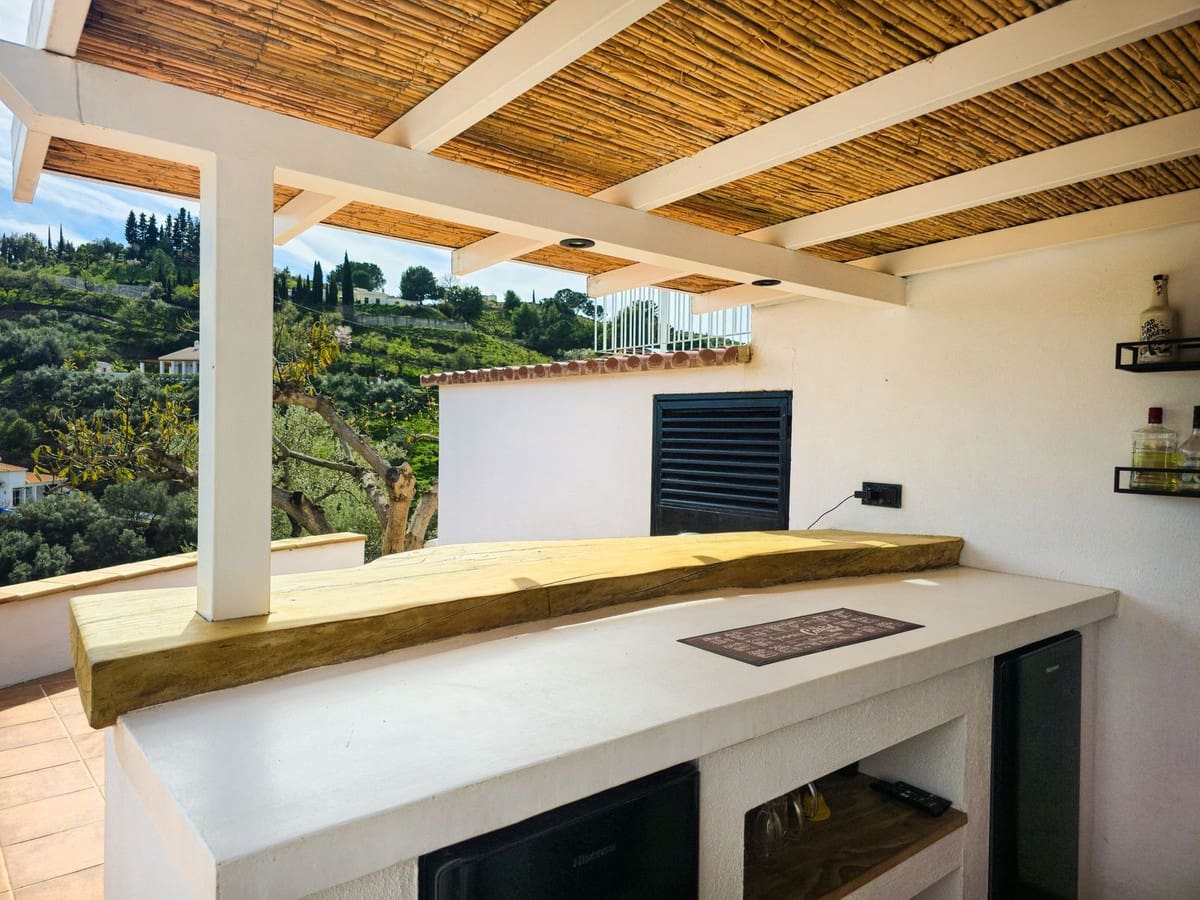 3 soverom Villa til salgs i Competa med svømmebasseng garasje - € 485 000 (Ref: 9629505)