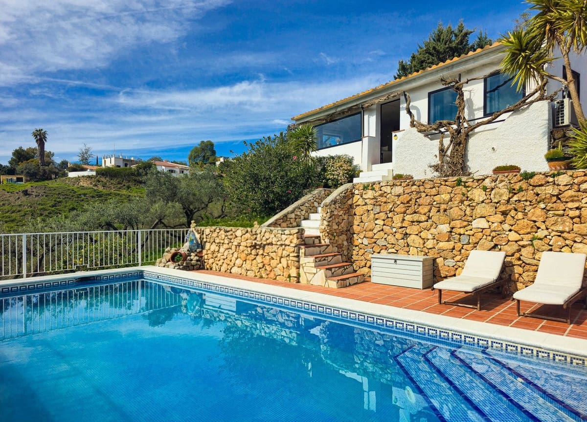 3 soverom Villa til salgs i Competa med svømmebasseng garasje - € 485 000 (Ref: 9629505)